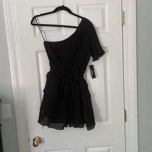 Small One Shoulder Black Dress